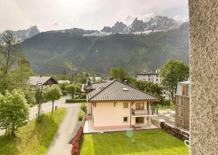 Maison Emile Devouassoud * شامونكس